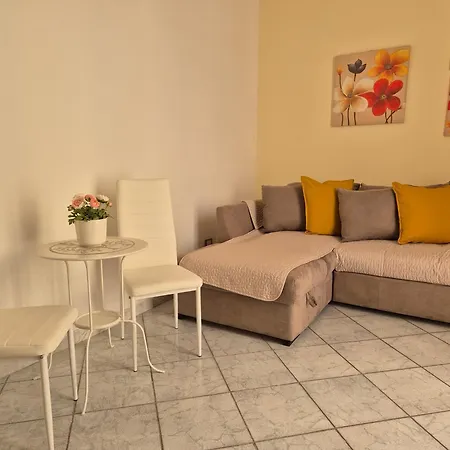 A Casa Di Nonna Apartment *