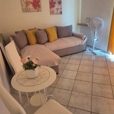 A Casa Di Nonna Apartment *